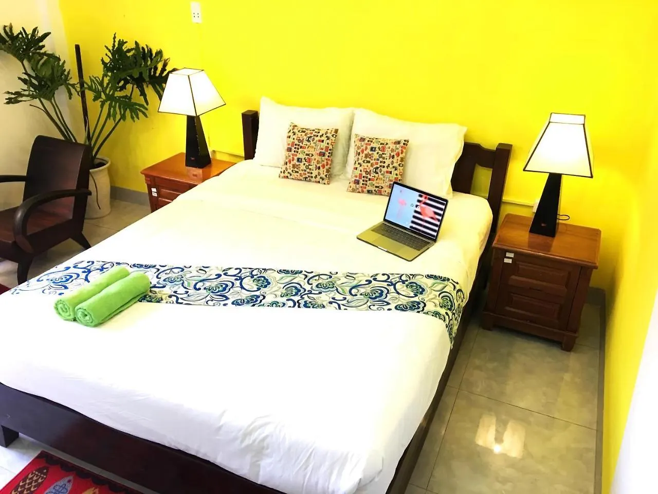 호이안 Friendlee House B&B 2*,